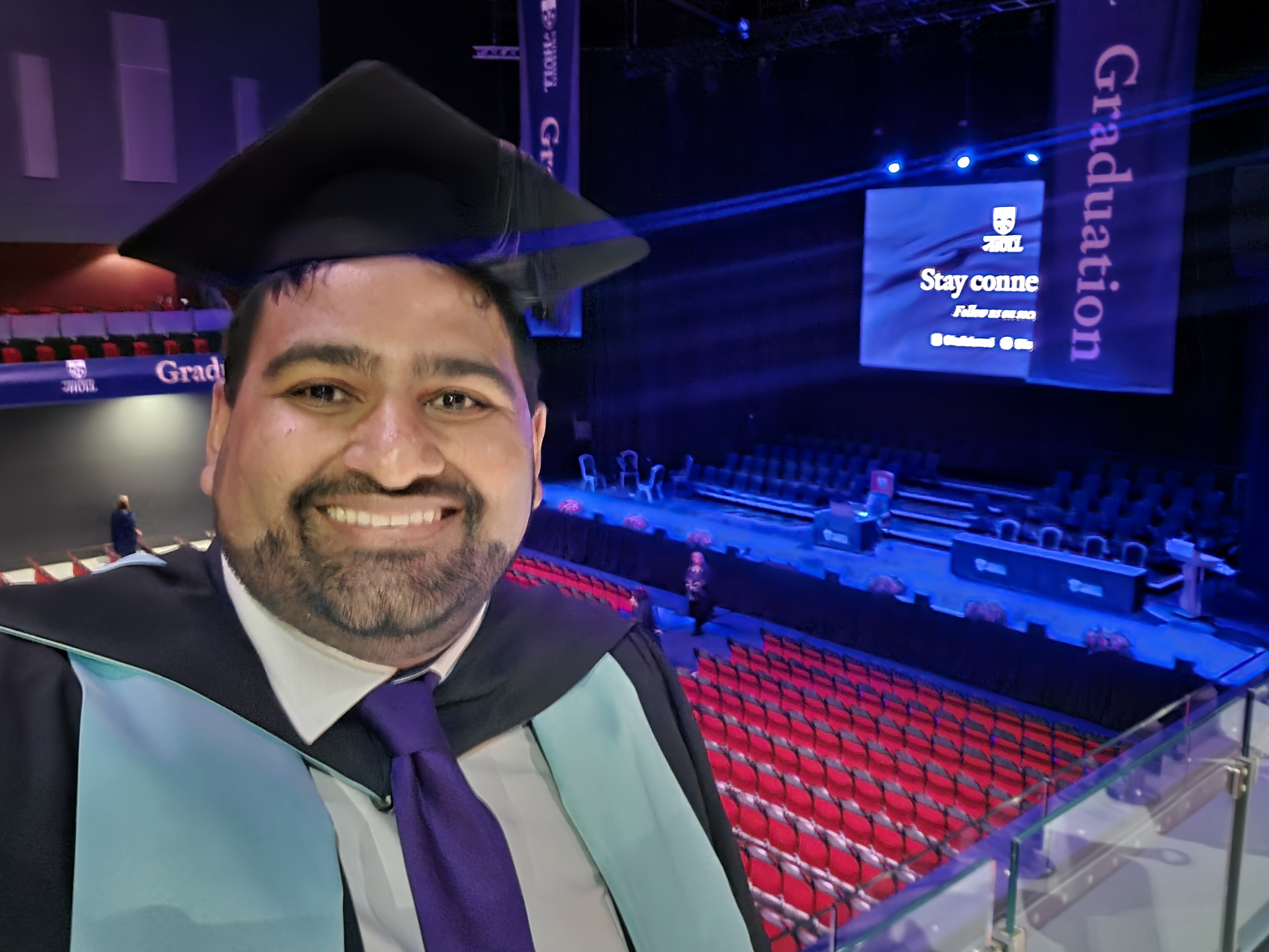 Dr Phininder Balaghan before the University of Hull Alumni Laureate ceremony